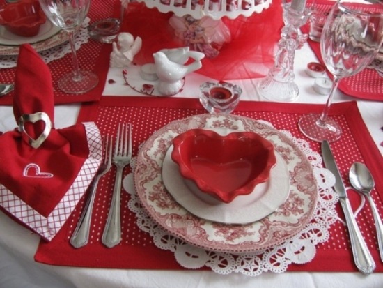 Valentinstag-rote Tischdecke-Teller Herz-Form Teller Untersetzer Spitze