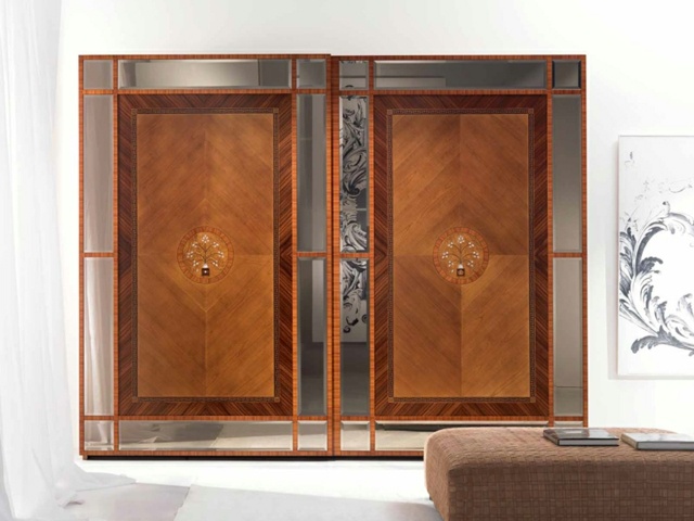 Spiegeltür Holz Schnitzerei klassische Möbel Italien Carpanelli