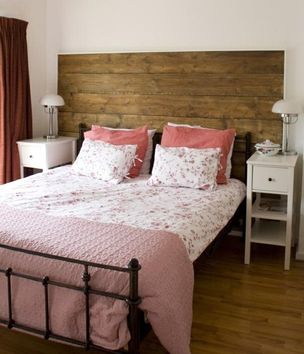 Holz Bett Kopfteil rosa Kissen Kopfteil