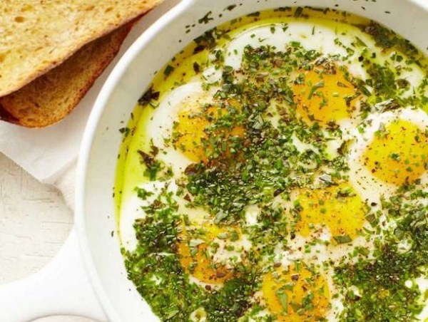 Kochen-mit Olivenöl-Tipps Rezepte Ernährung-Eier braten mit Gewürze