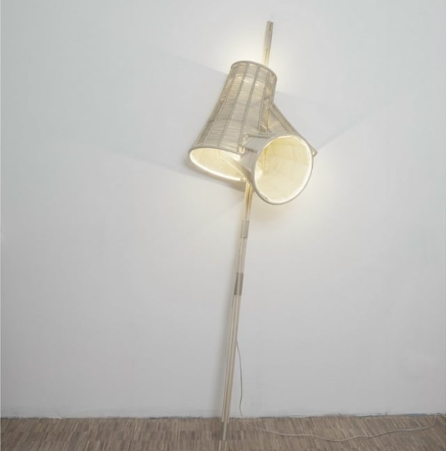 Lantern-Stehlampe design Wand gelehnt Llot-LLOV-Design Studio