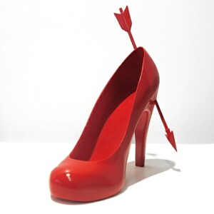 Liebeskummer Schuhen Pfeile rote Farbe Valentinstag