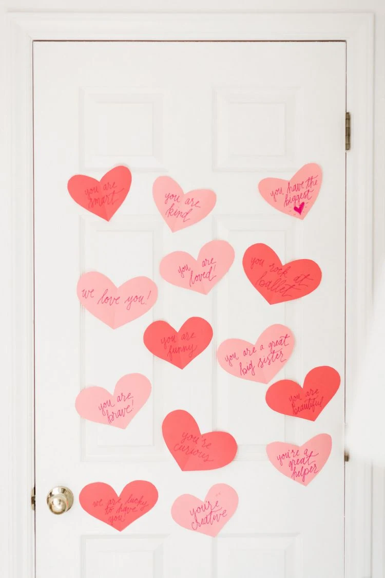 Liebeszettelchen Herz Form beschriften Botschaften lassen Ideen Valentinstag