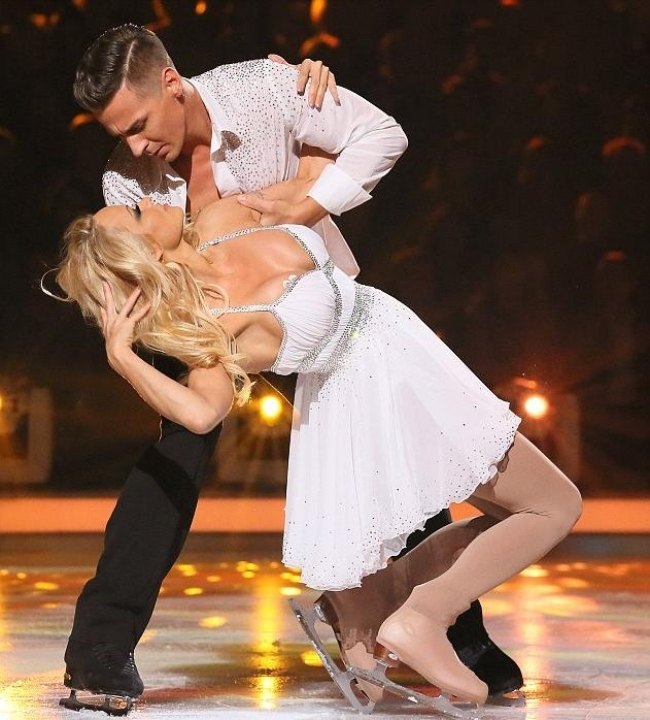 Pamela Anderson-tanzen dancing-stars ice-Skating-eislaufen abnehmen tipps wie promis