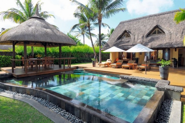 Resort Traumreisen-Luxus Lounge-Strohdach Pavillon-Infinity Pool Anlage