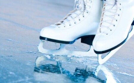 Schlittschuhlaufen körperliche bewegung sport treiben winter möglich gesund wohltuend