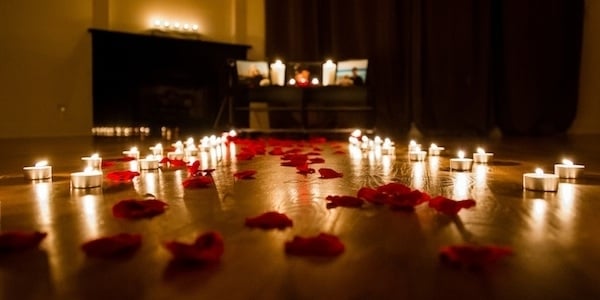 Teelichter Boden romantischer Pfad zum Bett-schlafzimmer valentinstag ideen