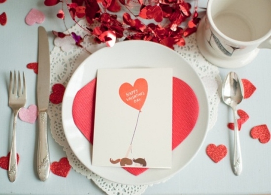 Valentinskarte geschenkideen-teller dekorieren-Papier-Herzen basteln
