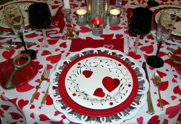 Valentinstag Geschirr-Ideen Rot-Weiß tischtuch deko Herzen-romantische Stimmung