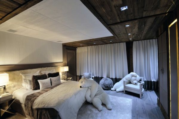 Weiße Bären Kuscheltiere Chalet-Gestaltung Design Brickell-Schlafzimmer
