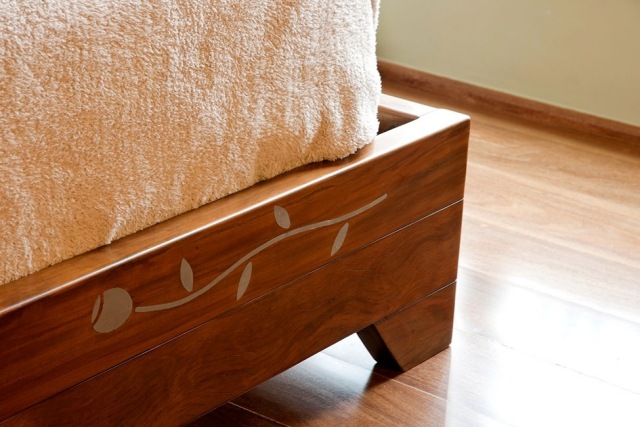 ideen Möbel-Holz Verzierungen blumenmotive-schnitzereien Kuschelige Bettdecke