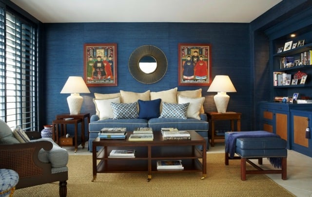 Verkleidung blaue Stoffe bekleben exotisches Wohnzimmer einrichten