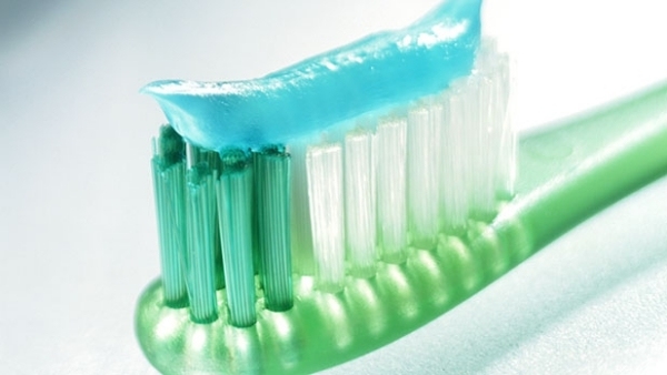 Zanhbürste grün Frisch Zahncreme fluorid-Gel Mundpflege natürliche minze