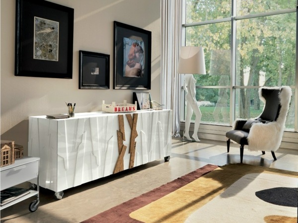 weiße Farbe stilvolle Möbel Esszimmer coole Lampe