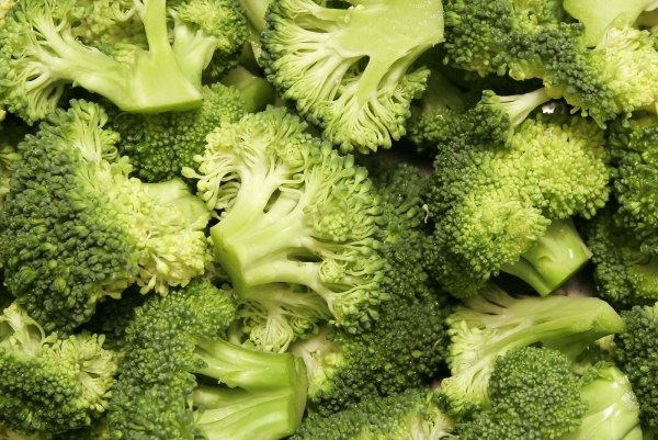 brokkoli kampf gegen blähungen gesund regekmäßig essen ernährung gemüse