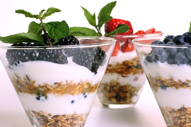 darmflora durch probiotika joghurt früchte lebensmittel balaststoff