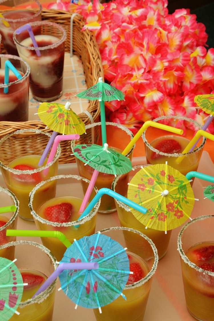 deko-party-bowle-trinken-schirmchen-dekoration-getränke