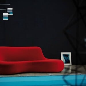 designer-sofa-form-rot-KOOCHY-Karim-Rashid-zanotta