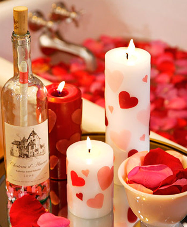 ideen rosenbad valentinstag romantische atmosphäre kerzen wein