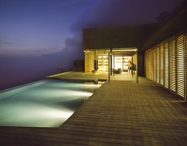Außenbereich Deck Beleuchtung-Nachts Design Villa-BEton Glas-Infinity Pool-jardin del sol