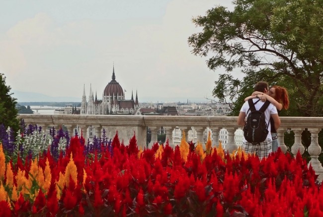 reiseziele zum valentinstag europa budapest verliebte foto