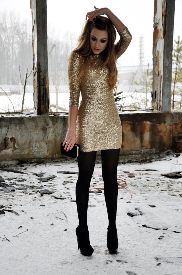  perfekte Silverster-Outfit 2015 silverster-outfit 2015 kleid gold pailetten schwarze schuhe