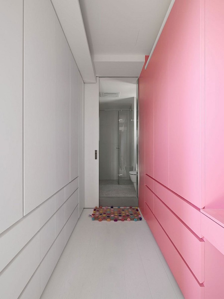 Wandgestaltung mit Farbe -akzentfarbe-pink-rosa-badezimmer-modern-glastuer