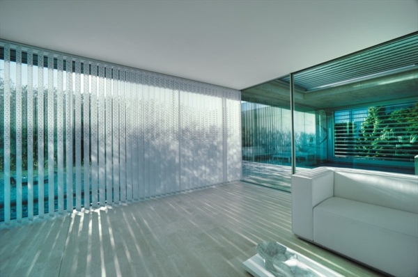 Glaswand modernes minimalistisches Design hervorragendes Konzept