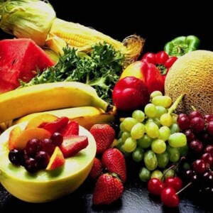 wertvolle ernaöhrungsplan erdbeer melone wassermelone banan pfirsich kirsche zahlreich vitamine