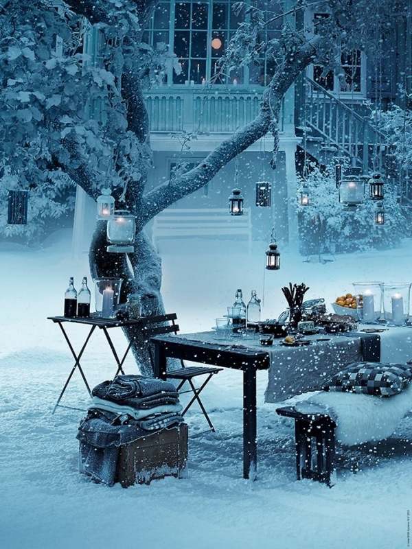 winterdeko ideen draußen magisch kerzenlichter baum schnee