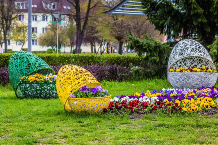 Osterdeko für draußen 40+ Ideen für den Garten &amp; vor der