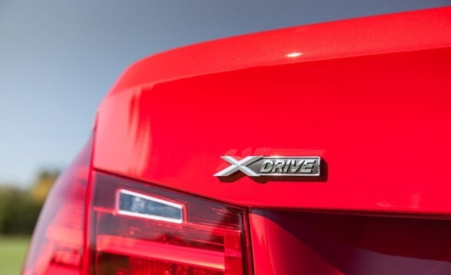328d xdrive-sedan embleme BMW 2014-3 Series-rot
