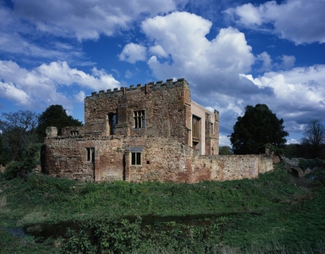 Astley-Castle-ruinen-charme-modernes-hotel-eingefuegt-restaurieurng