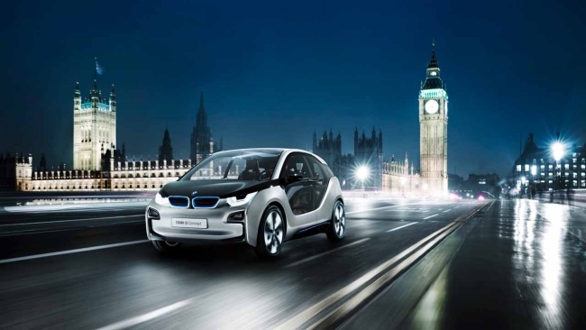 BMW i3 2014 nacht fahren london kulisse