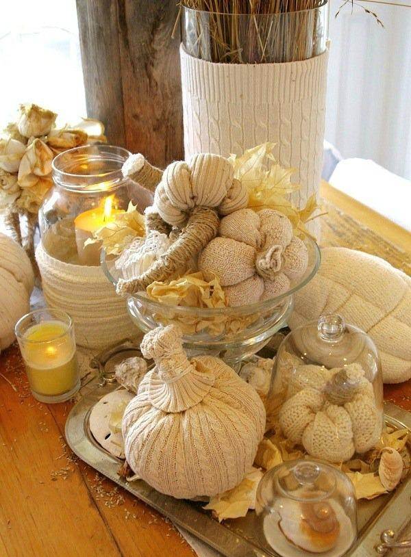 Wolle-Herbst Dekoration-Tisch arrangement-Kürbisse Windlichter