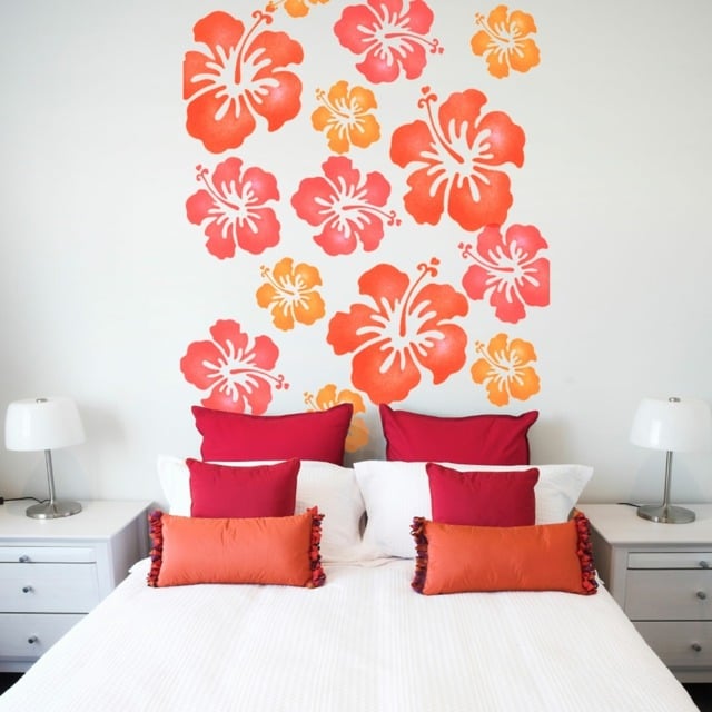 Blumenmuster Schlafzimmer Wand streichen Ideen Bilder orange rosa gelb