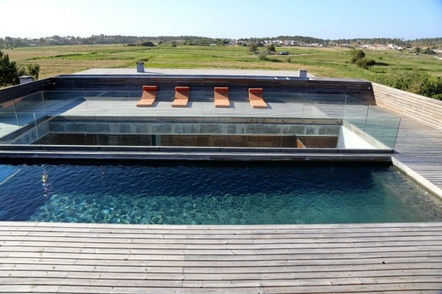 Gestaltung Ideen Holz Terrasse Liegesessel Pool
