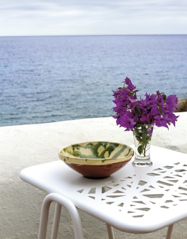 Gartentisch Design Ideen moderne Möbel weiße Farbe