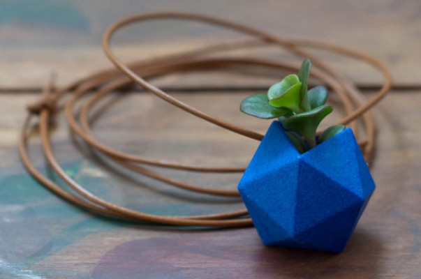 Halskette ideen sebstgemacht miniatur Blumen blaue facettierte behälter