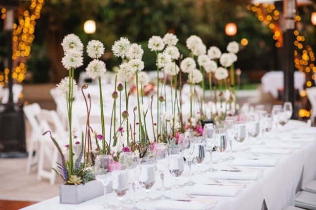 Hochzeit Tischdekoration ideen Tischdecke Blumensträuße