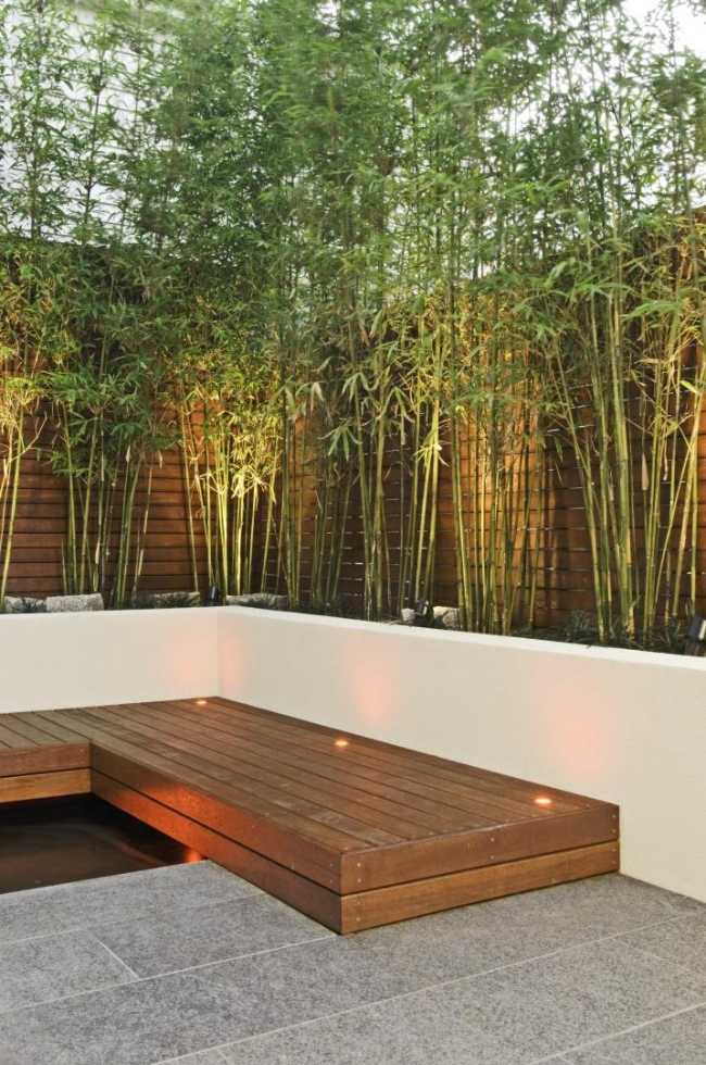 beleuchtung garten Innenhof gestaltung-Sichtschutz Bambus-Holz Brücke