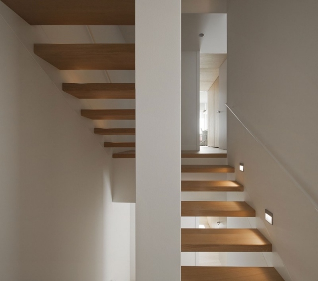 Kragarmtreppe design ideen Holzstufen-moderne eleganz 