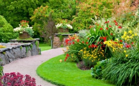 Landschaftsarchitektur Blumengebüsche-Rasenfläche beet gestalten