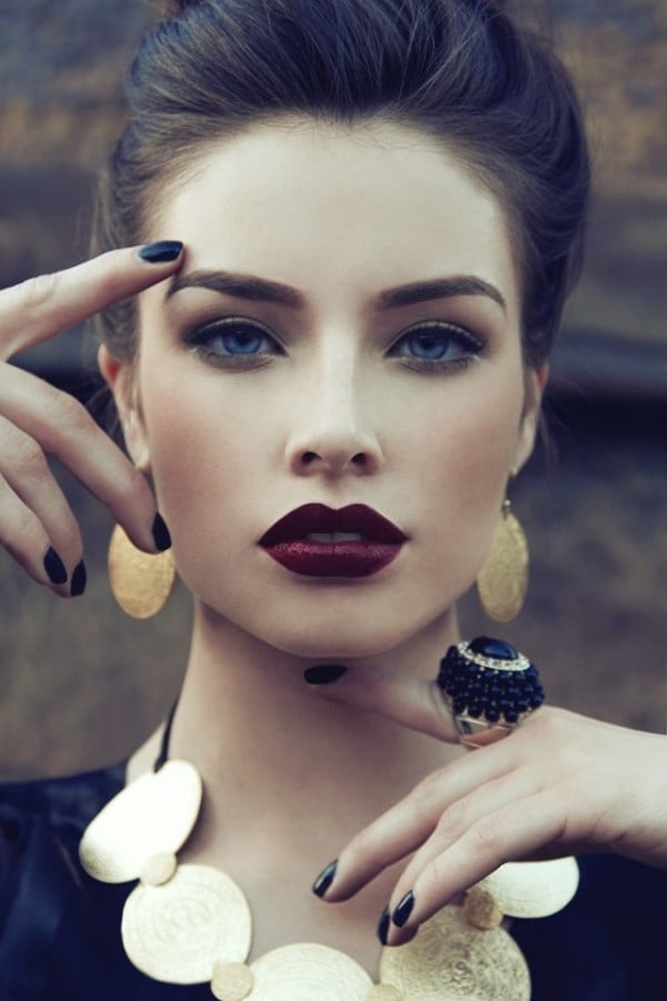 Make up-trends 2014-Lippenstift mit der kleidung abstimmen-dunkle Farbtöne