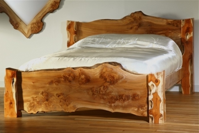Bett rustikal-skulpturelle ästhetik-ausgefallene möbel