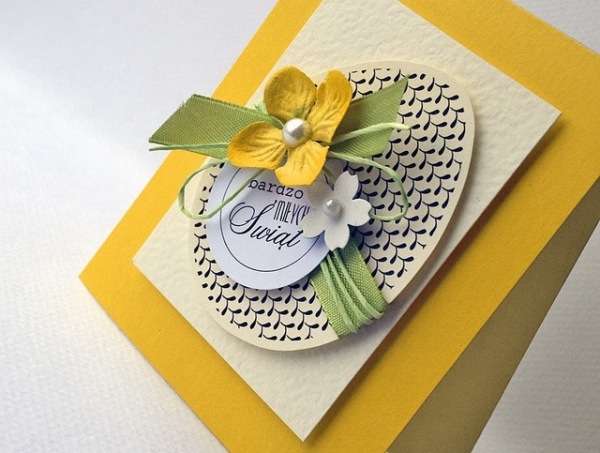 Ideen kostenlos Ostern basteln Grüßkarte-Papier gelb-dekorieren