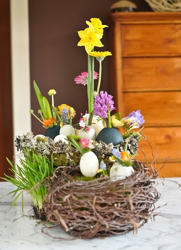 Nest Eier Blumen arrangieren coole Ideen selbermachen