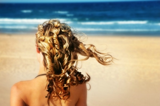 Sonnige Sommer-Haare Blondes mädchen Pflegetipps-gesund glänzend