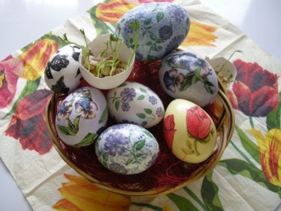 Tisch Set-Ideen Schmuck-Osternest bemalte Eier gestalten
