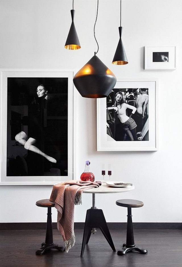 Wand Dekoration Fotografien-schwarz weiß kontraste Bistrotisch-Holzhocker